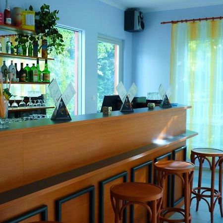 Pergola Panzio Hotel Balatonfoldvar Bagian luar foto