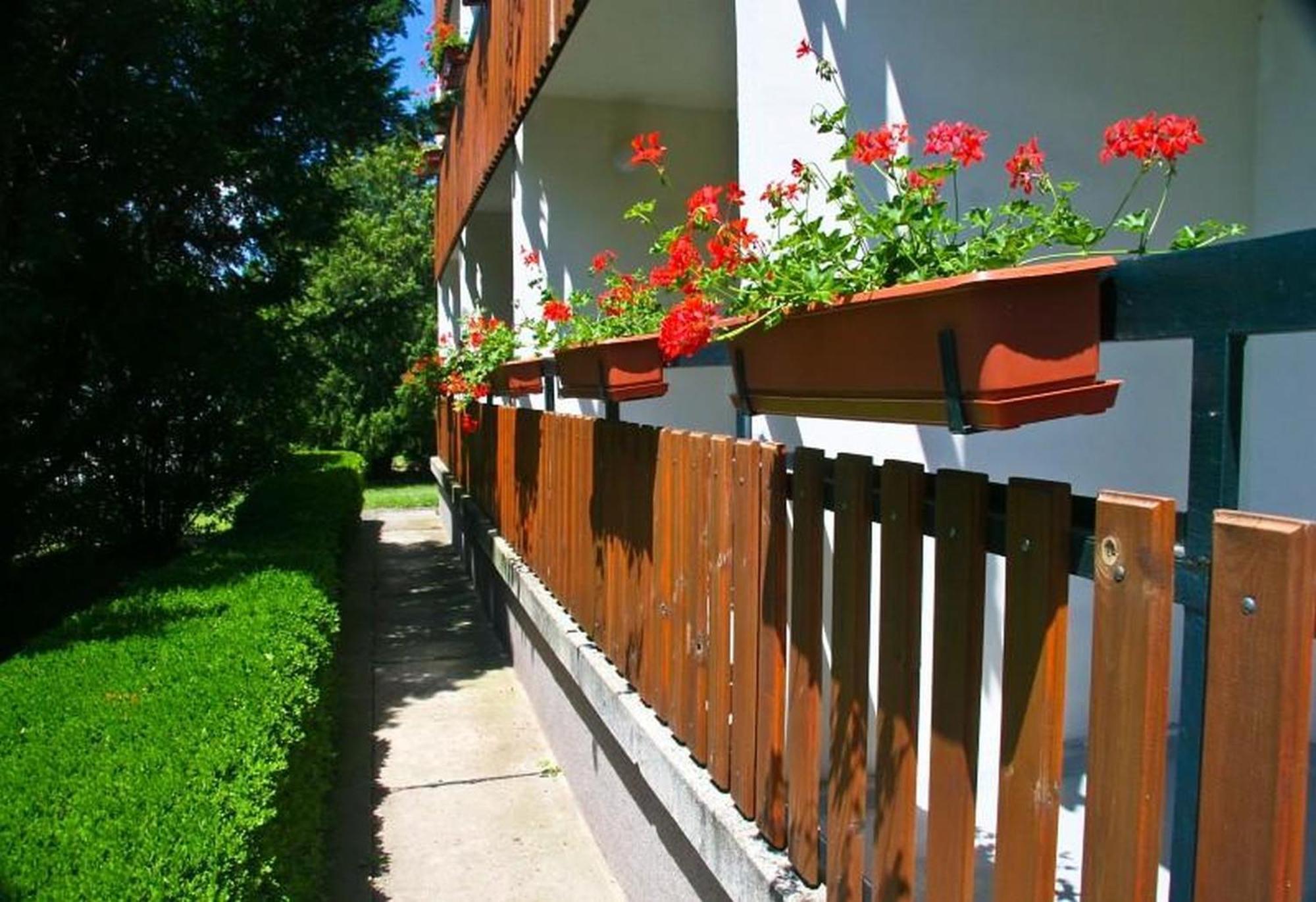 Pergola Panzio Hotel Balatonfoldvar Bagian luar foto